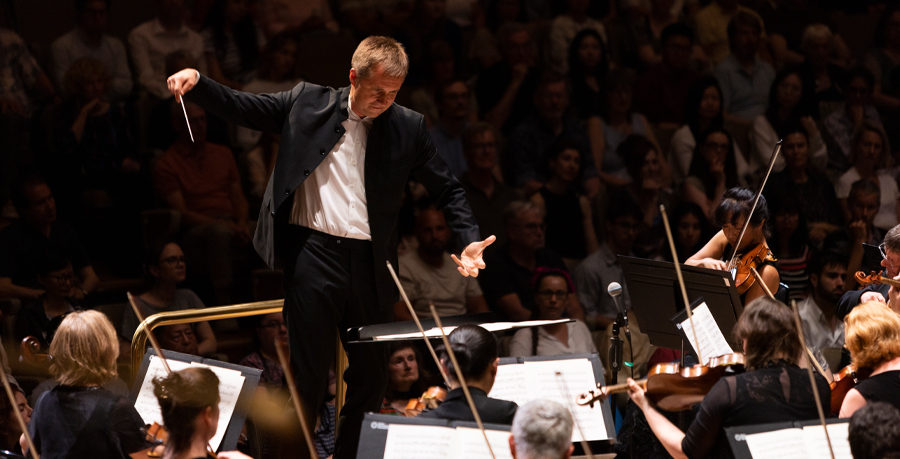 Vasily Petrenko conducting the Orchestra