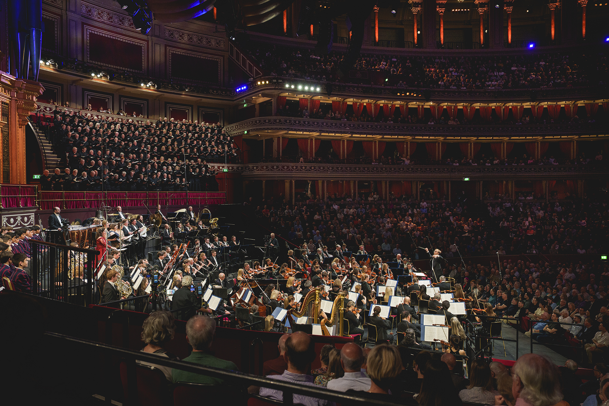 Journeys of Discovery Redemption Mahler 8 conducted by Vasily Petrenko Credit Andy Paradise 36