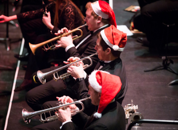 RPO Brighton Festival Chorus Christmas Brighton Dome 12 December 2021 555x405.jpg