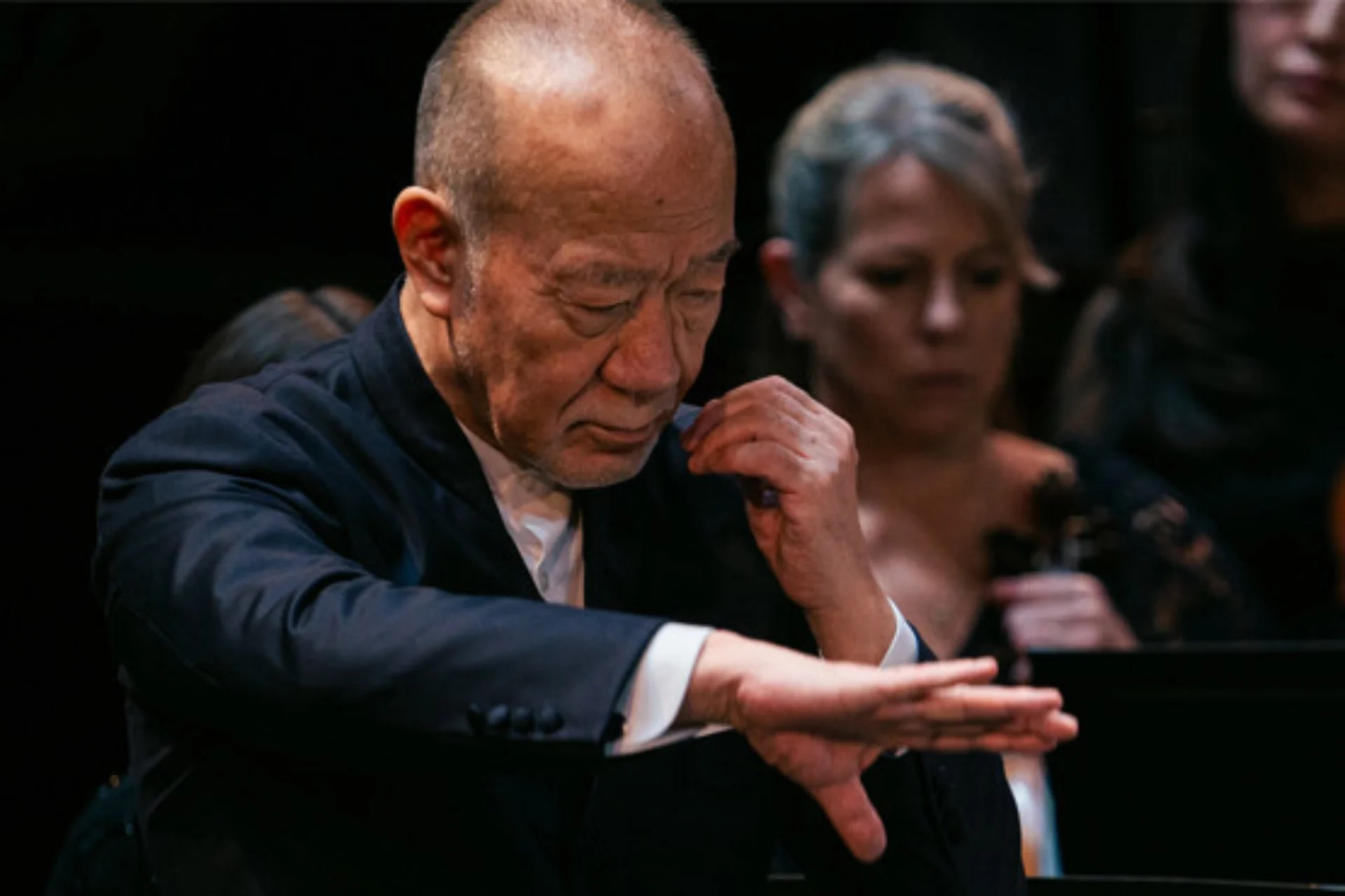 Joe Hisaishi conducts