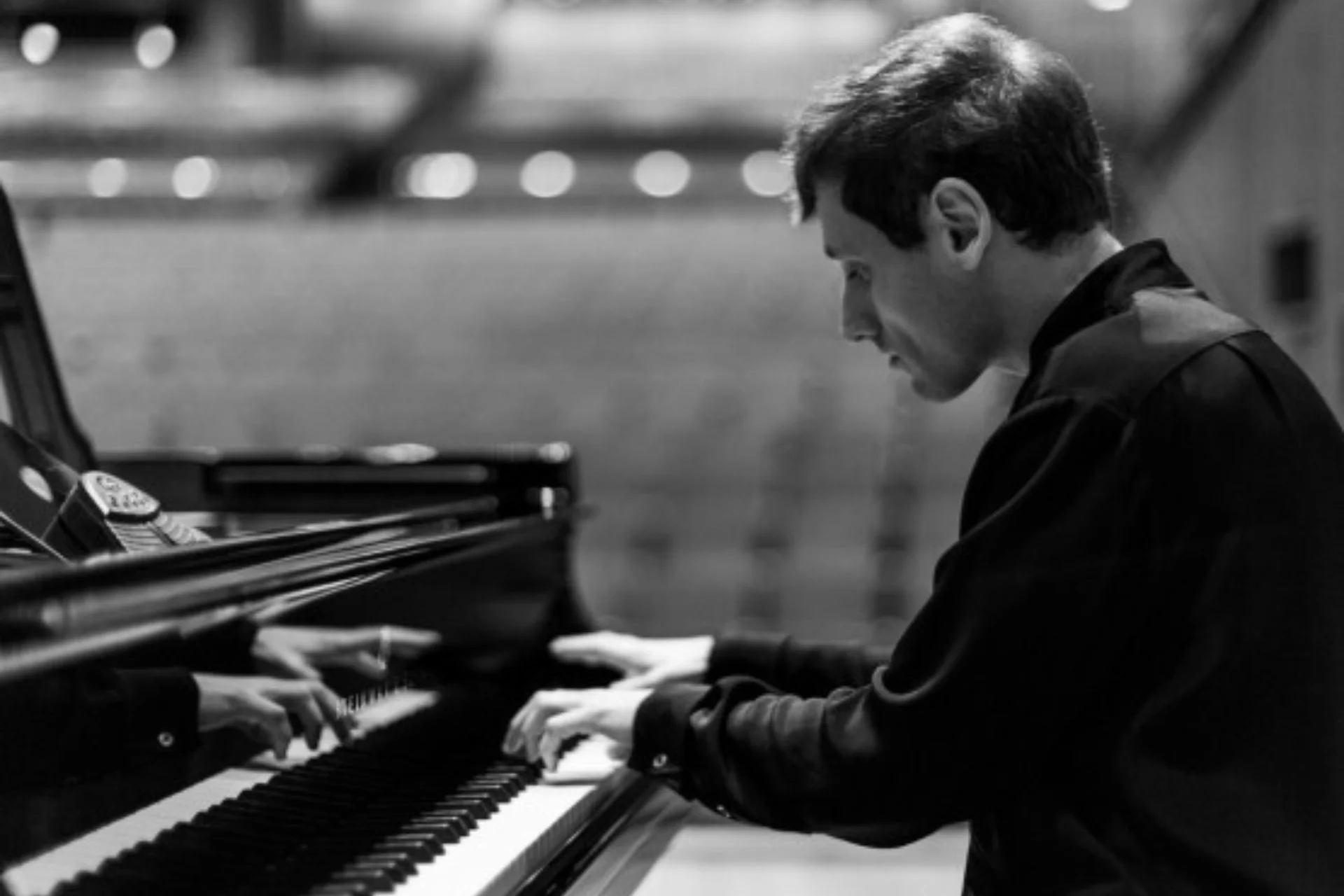 Boris Giltburg plays piano