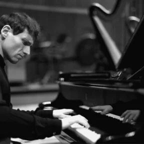 Boris Giltburg plays piano