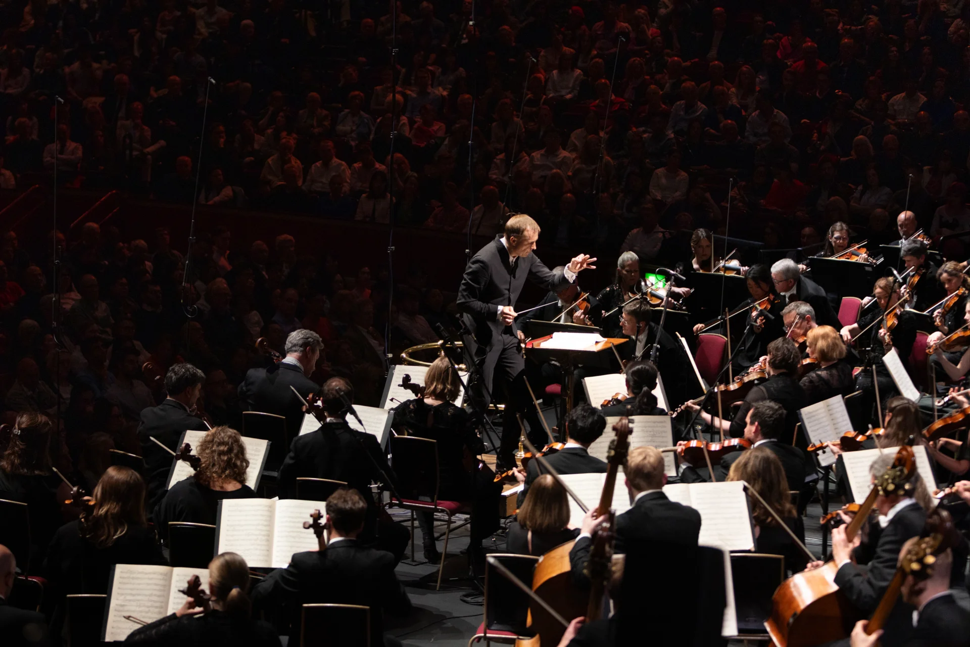 Vasily Petrenko conducting the Orchestra