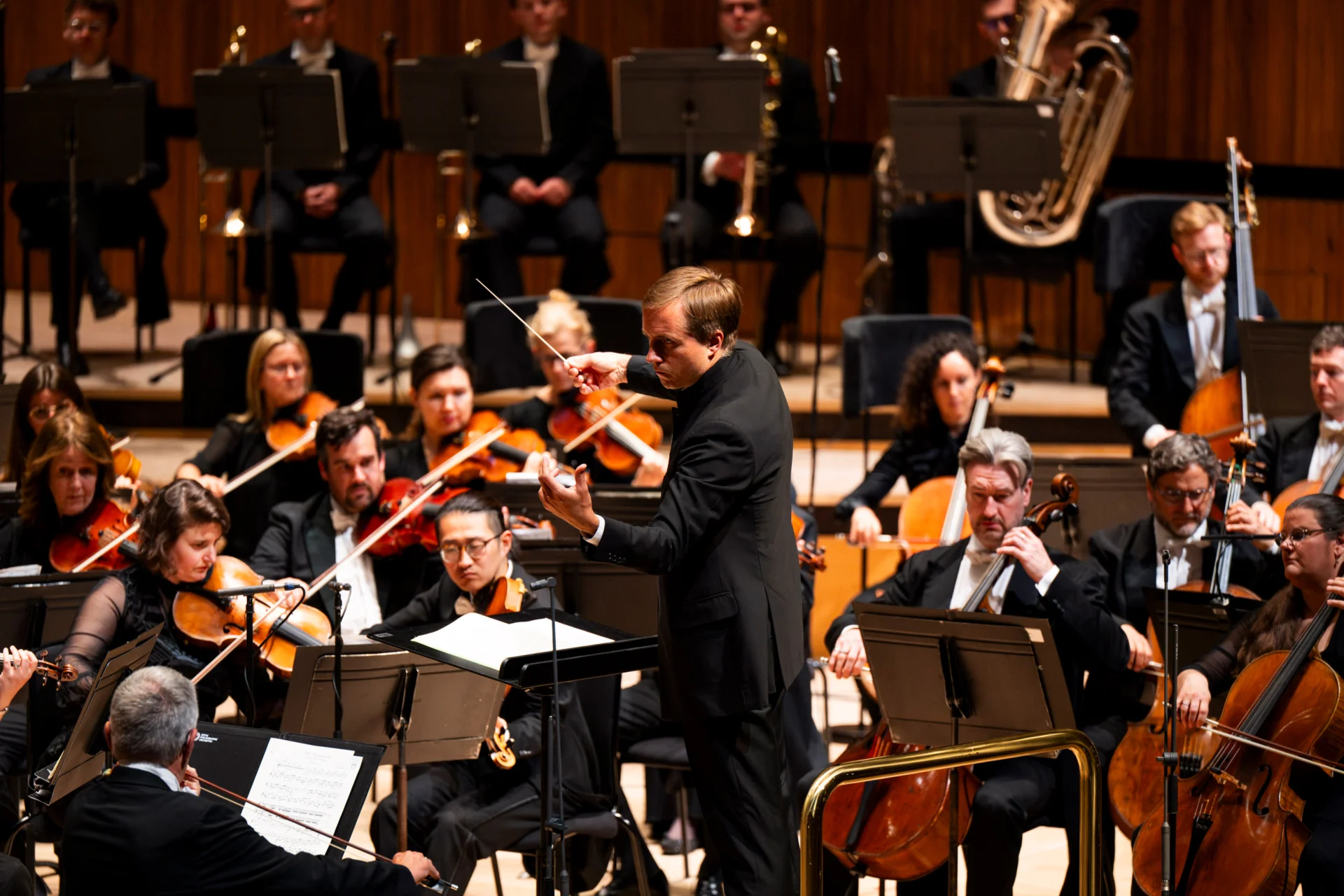 Vasily Petrenko conducting the Orchestra