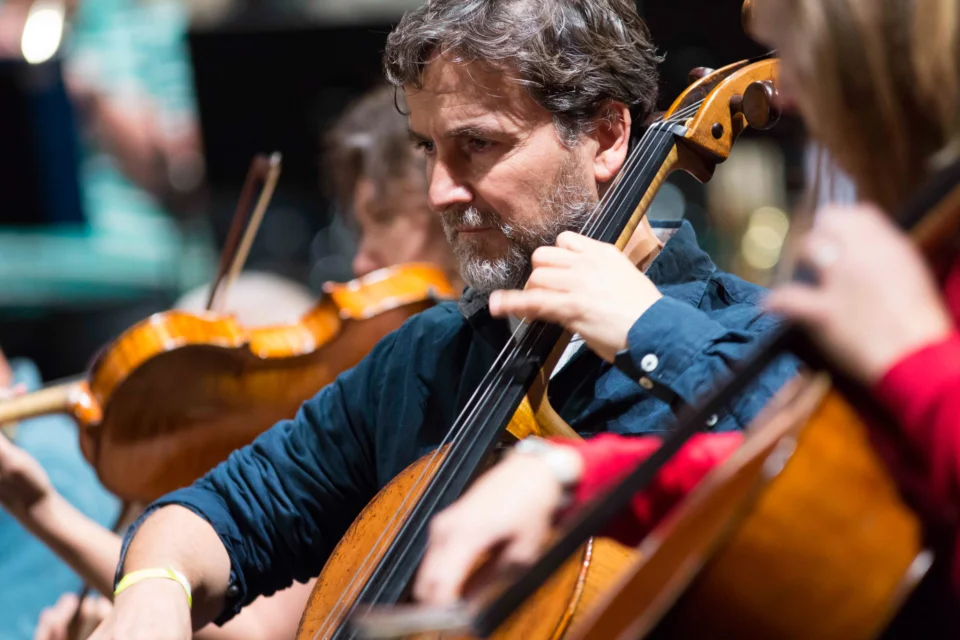 Roberto Sorrentino playing cello