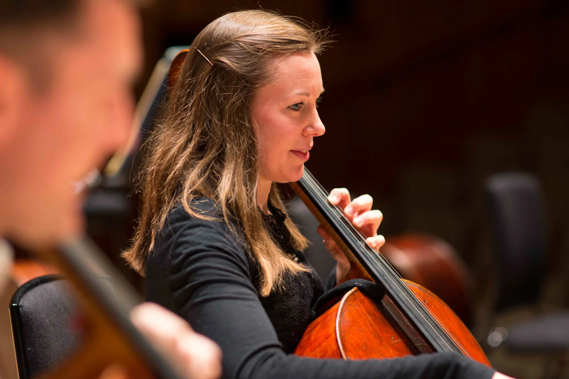 Anna Stuart playing cello