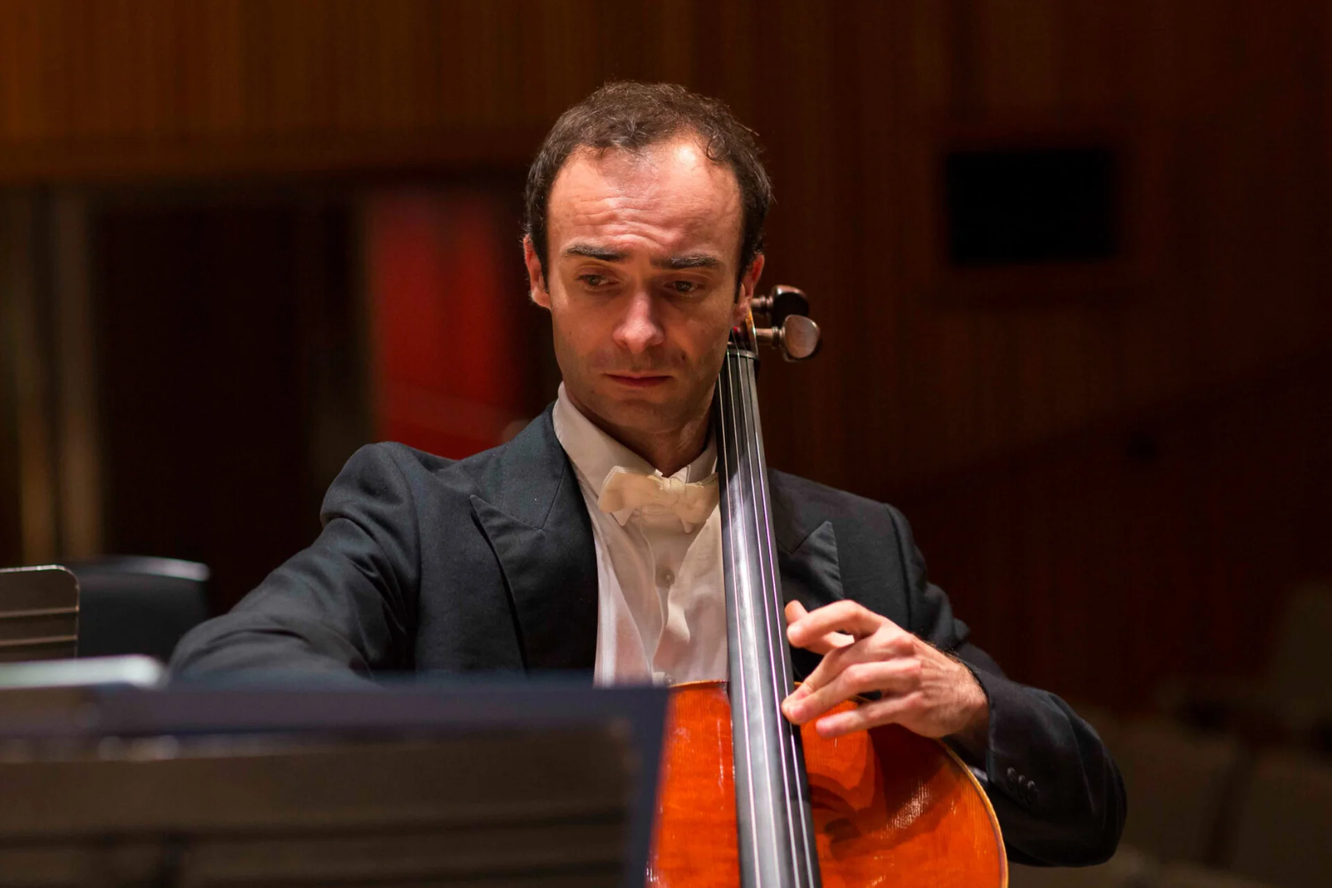 Jean-Baptiste Toselli playing cello