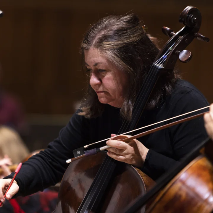 Rachel van der Tang with cello