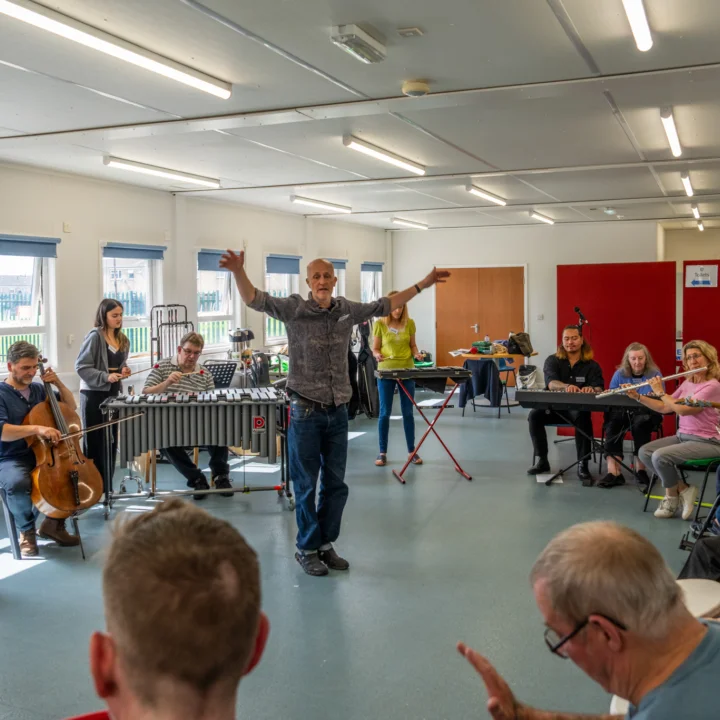 Group circle during STROKESTRA workshop.
