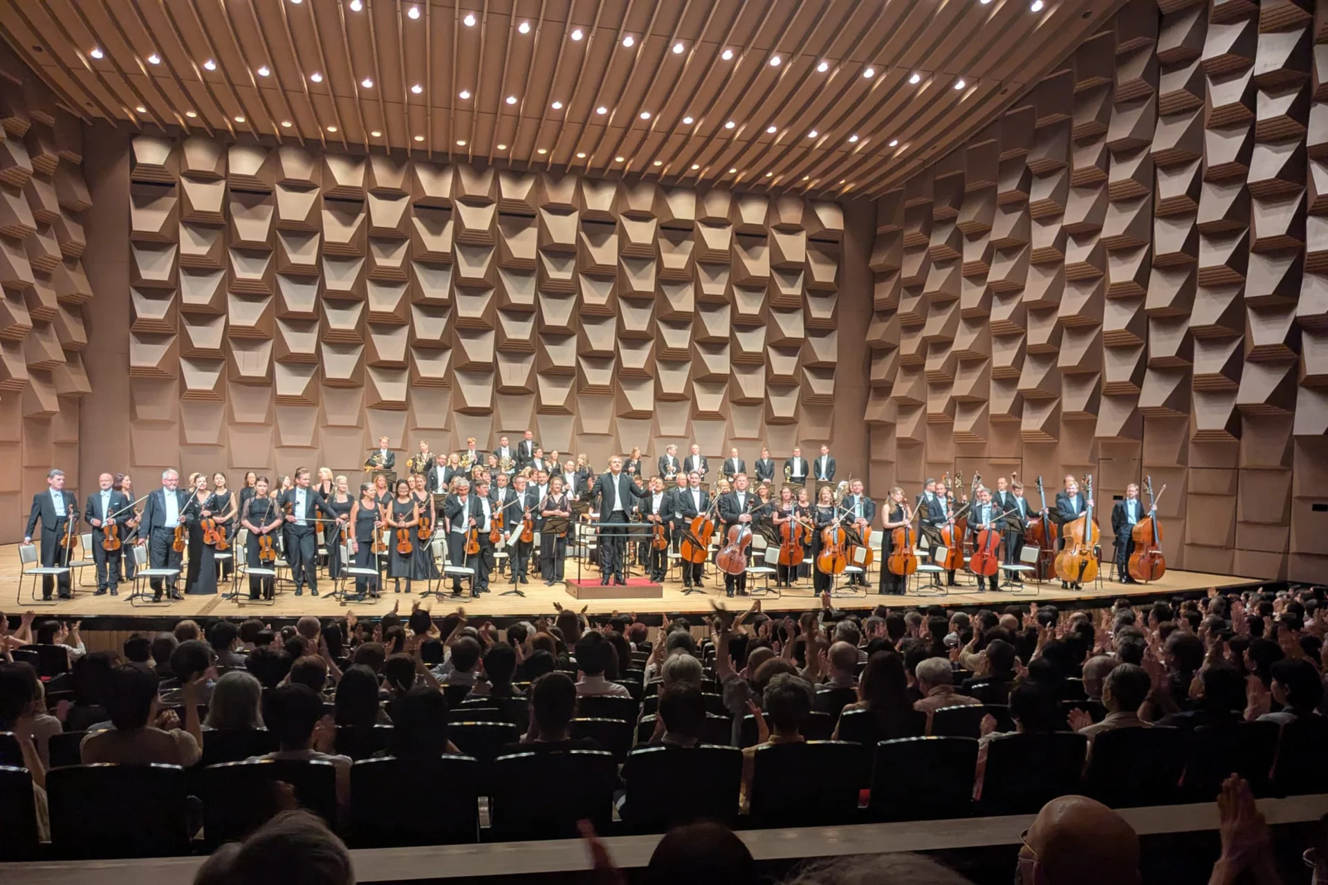 The RPO standing to receive applause