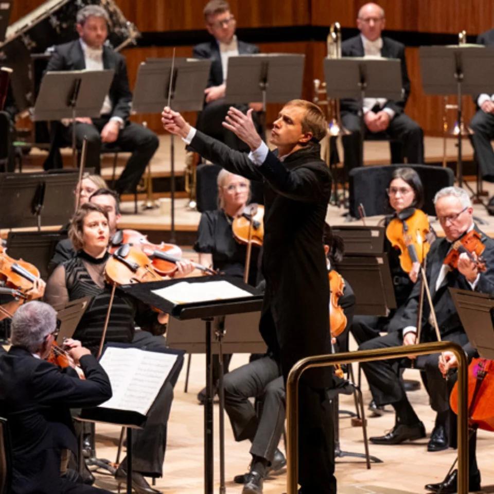 Vasily Petrenko conducts Orchestra